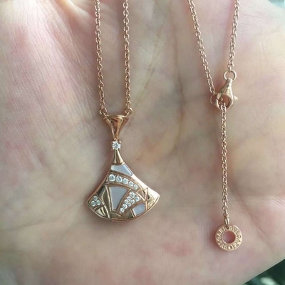 Fan Shape Luxury Jewelry Jewelry Divas Dream Necklace 18K Gold With Natural Diamonds Pendant