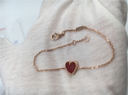Young Ladies 18K Gold Jewelry Sweet Alhambra Heart Bracelet With Carnelian