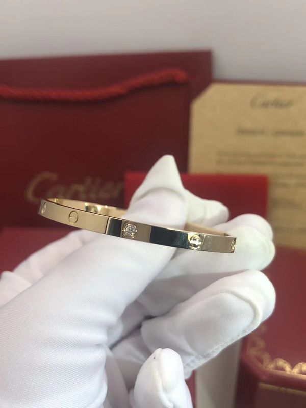Qualidade Diamantes do modelo pequeno 6 do bracelete do ouro do AMOR 18K para mulheres/homens fábrica
