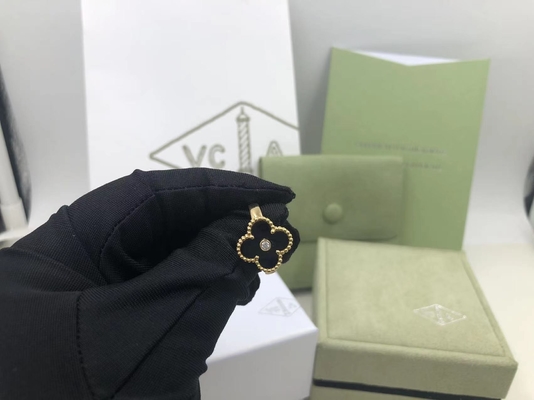 Diamante de Van Cleef And Arpels Vintage Alhambra Ring Yellow Gold Onyx Round
