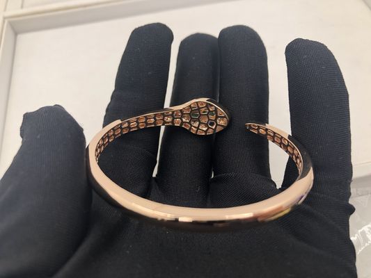 Qualidade Os braceletes luxuosos do encanto de Snakewomens da joia personalizaram o ouro cor-de-rosa de 18 Kt com diamantes fábrica