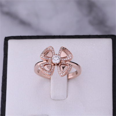 Qualidade Roman Love Flower Ring Fiorever 18 kt Rose Gold Ring ajustada com um diamante central e os diamantes do pavé fábrica