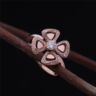 Qualidade Roman Love Flower Ring Fiorever 18 kt Rose Gold Ring ajustada com um diamante central e os diamantes do pavé fábrica