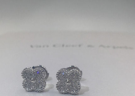 Qualidade Diamantes redondos doces do ouro branco de Van Cleef Arpels Alhambra Earstuds 18K fábrica